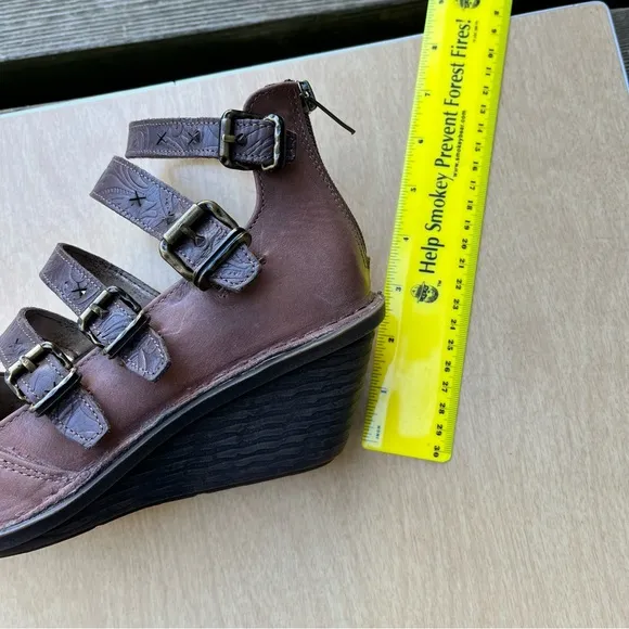 OTBT Acorn Biker Leather Wedge Shoes Sz 7.5M