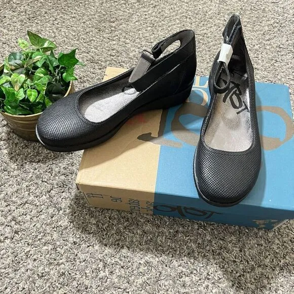 OTBT Scamper Leather Low Wedge Shoes Ankle Strap Size 6 M Black Leather New