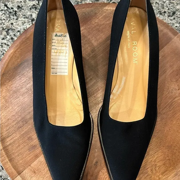 Oval Room Collection Pumps Black Block Heel Classic Vintage Pointed Toe✨EUC✨
