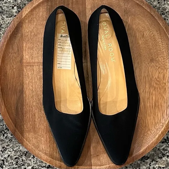 Oval Room Collection Pumps Black Block Heel Classic Vintage Pointed Toe✨EUC✨