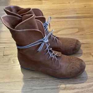 P. Monjo sz 39 leather lace up boots flat Made is Spain