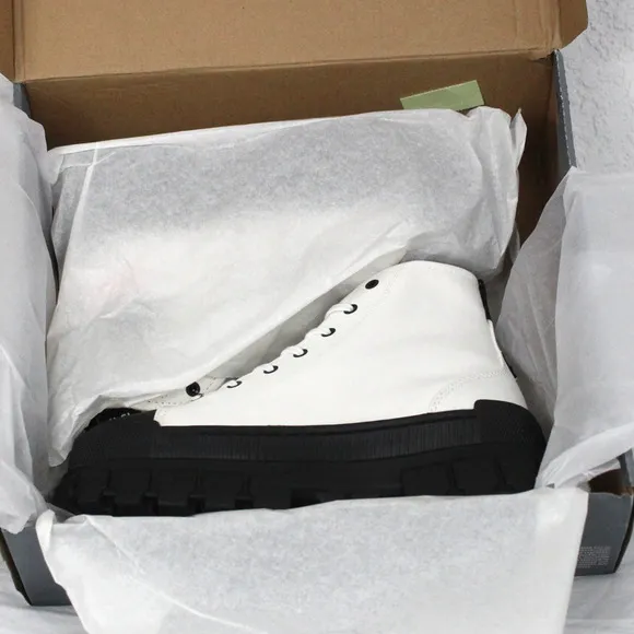 Palladium Boots Revolt Hi Tx Boot Sneaker in Star White Size 10 NIB