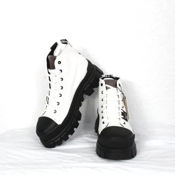 Palladium Boots Revolt Hi Tx Boot Sneaker in Star White Size 10 NIB