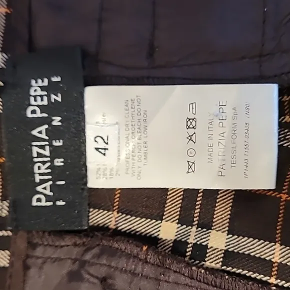 Patrizia Pepe Firenzi Brown and White Plaid Flat Front Shorts with Cuff