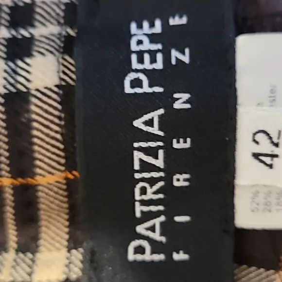 Patrizia Pepe Firenzi Brown and White Plaid Flat Front Shorts with Cuff