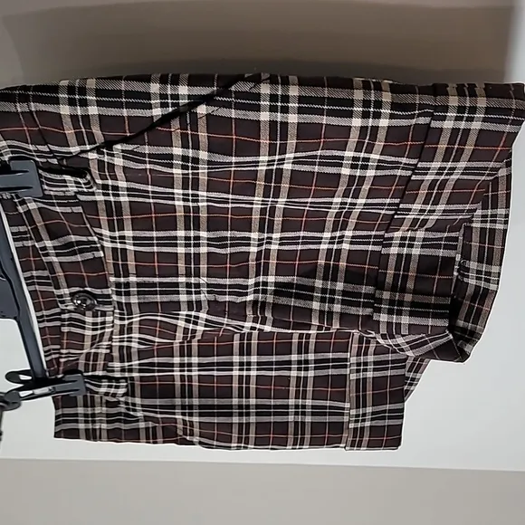 Patrizia Pepe Firenzi Brown and White Plaid Flat Front Shorts with Cuff