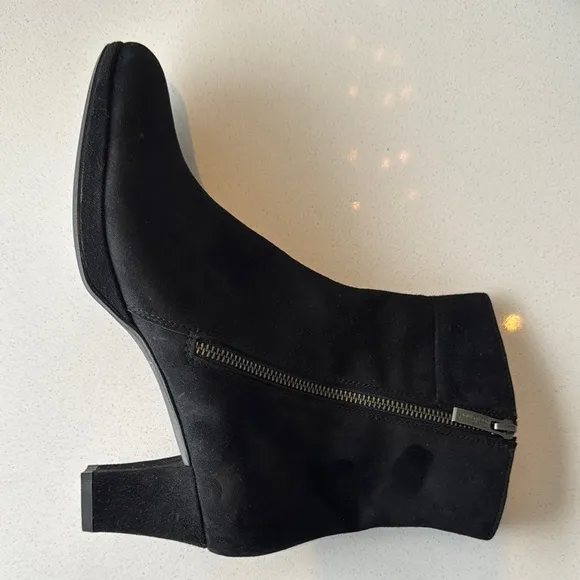 Paul Green Black Heeled Boots with Side Zipper