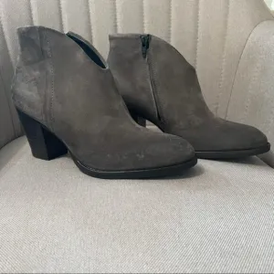 Paul Green Distressed Grey Western Scallop Boots