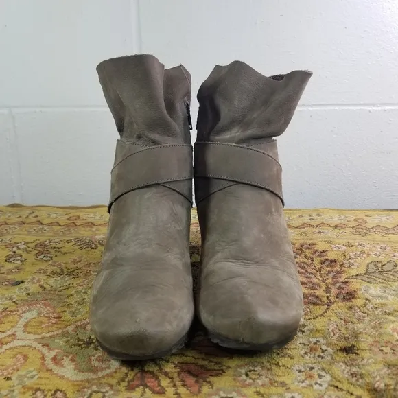 Paul Green Naomi greige nubuck heeled ankle boots
