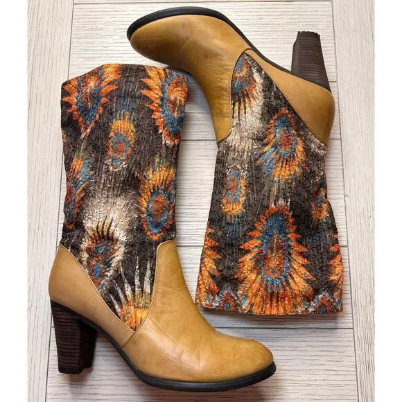 Peacock‎ ladies western style 3” heeled boots. Fabric and leather uppers. Sz 8