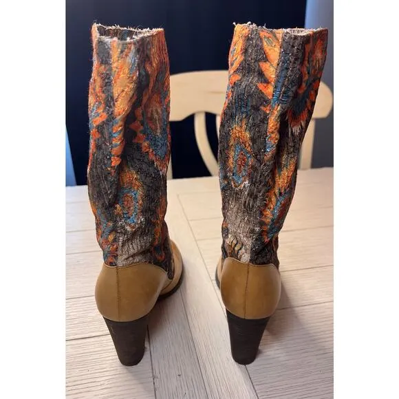 Peacock‎ ladies western style 3” heeled boots. Fabric and leather uppers. Sz 8