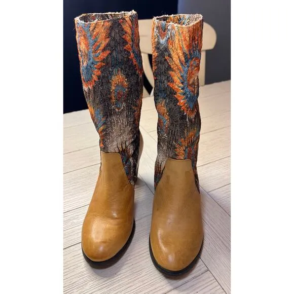Peacock‎ ladies western style 3” heeled boots. Fabric and leather uppers. Sz 8