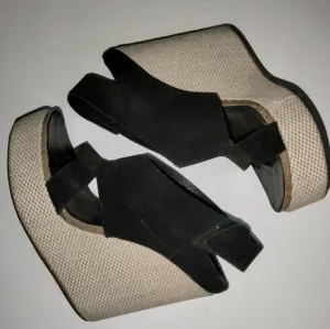 Pedro Garcia (Size 41) Black &amp; Cream Ankle Strap Wedge Open Toe Sandals