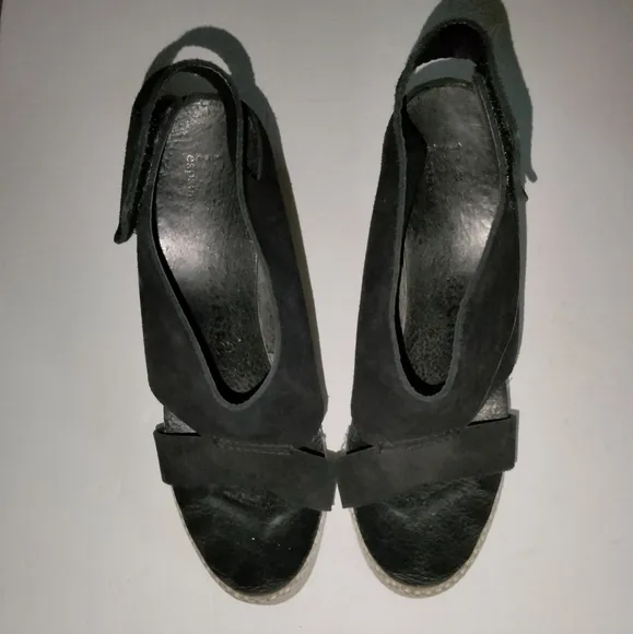 Pedro Garcia (Size 41) Black &amp; Cream Ankle Strap Wedge Open Toe Sandals
