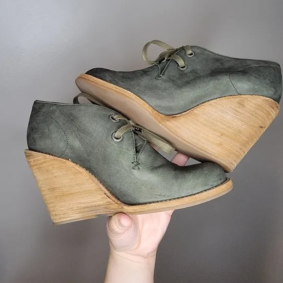 Peter Nappi Romeo Wedge Heeled boots in militare olive green leather lac…