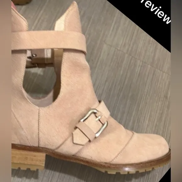 Philosophy suede buckled ankle booties with short heel in beige color Size 6.5