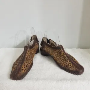 Pikolinos leather flats