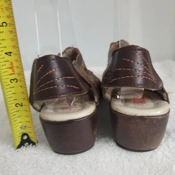 Pikolinos leather flats