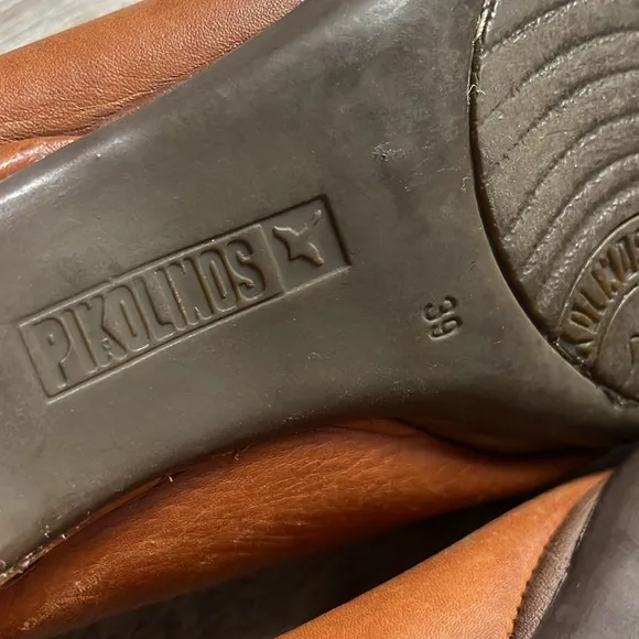Pikolinos Leather Shoes (Ballet style toe) Size 8-8.5