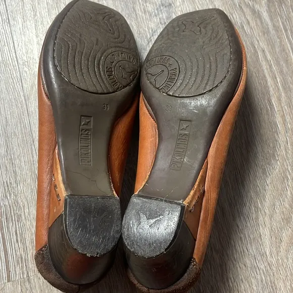Pikolinos Leather Shoes (Ballet style toe) Size 8-8.5
