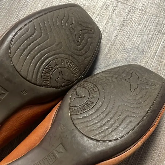 Pikolinos Leather Shoes (Ballet style toe) Size 8-8.5