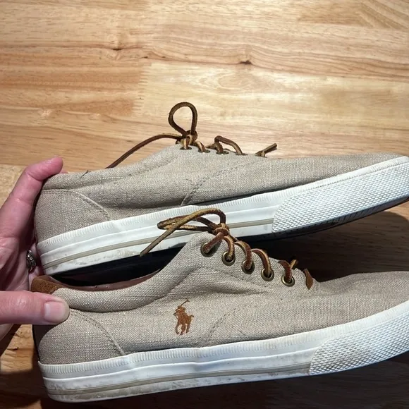 Polo Ralph Lauren men’s lace up shoes. Size 10D. Preowned. Good condition.