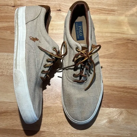 Polo Ralph Lauren men’s lace up shoes. Size 10D. Preowned. Good condition.
