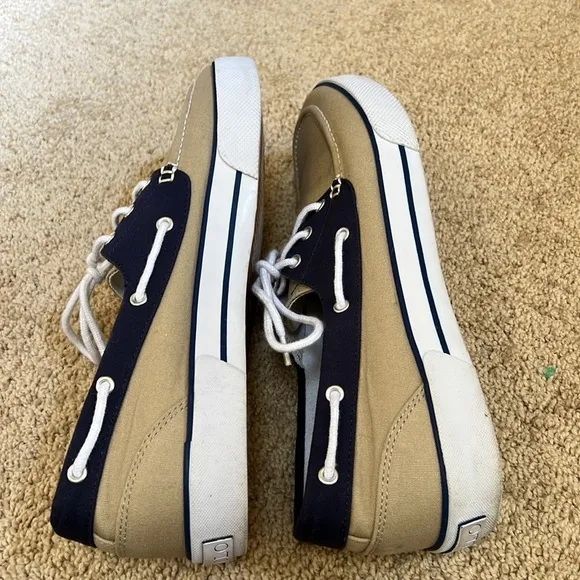 Polo Ralph Lauren men’s SZ 12D grand canvas boat shoes.