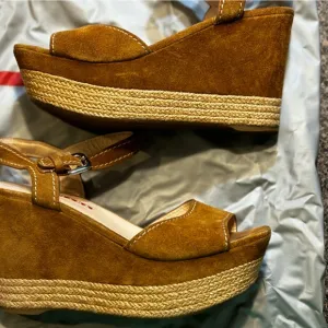PRADA Suede Espadrille Platform. Size 37.