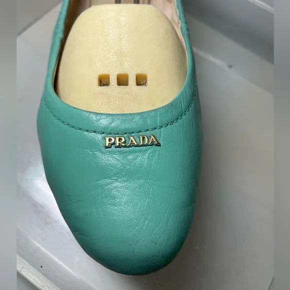 PRADA women flats leather sz 38