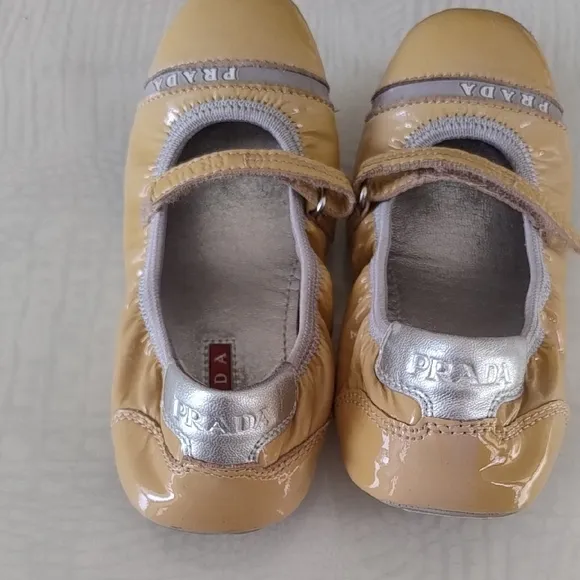 Prada Yellow/ Beige Girls Patent Leather Ballet Flats Sz EU 27/ US 9