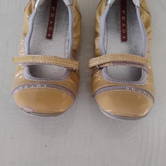 Prada Yellow/ Beige Girls Patent Leather Ballet Flats Sz EU 27/ US 9