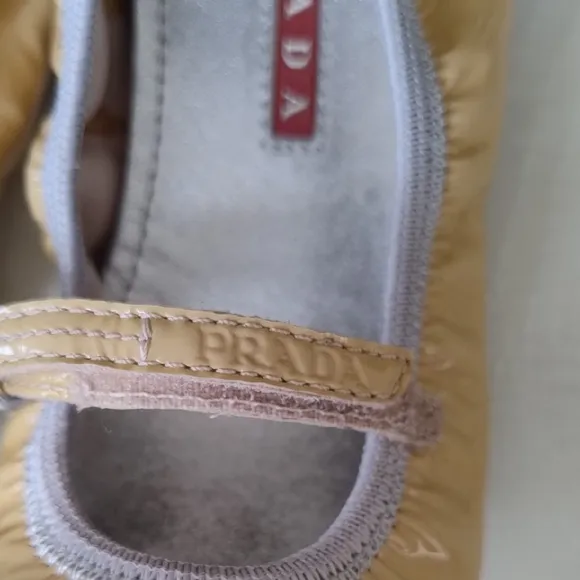 Prada Yellow/ Beige Girls Patent Leather Ballet Flats Sz EU 27/ US 9