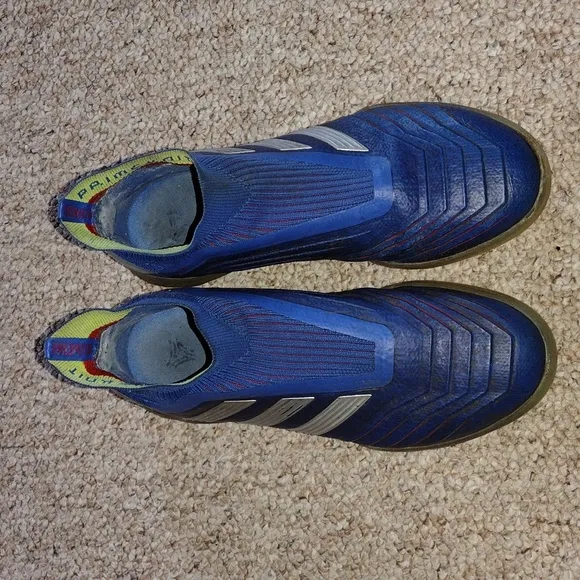 PREDATOR 6.5 TAN 19  TURF SHOES