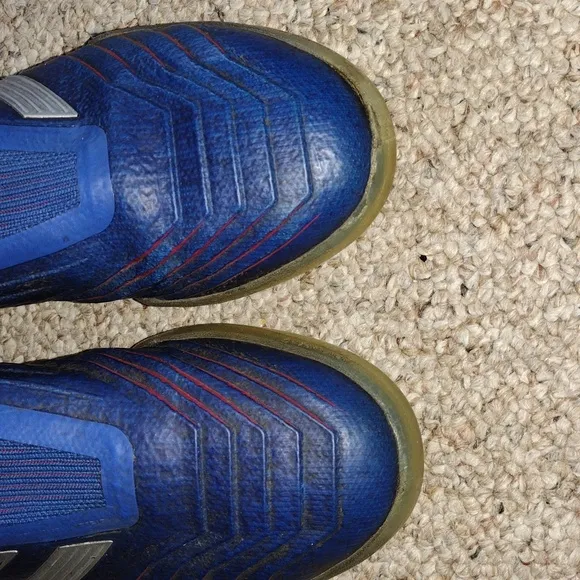 PREDATOR 6.5 TAN 19  TURF SHOES