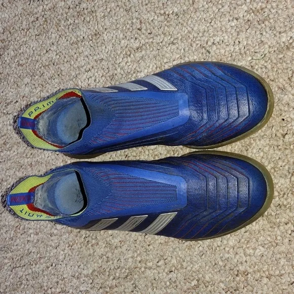 PREDATOR 6.5 TAN 19  TURF SHOES