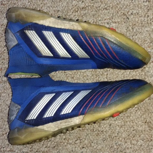 PREDATOR 6.5 TAN 19  TURF SHOES