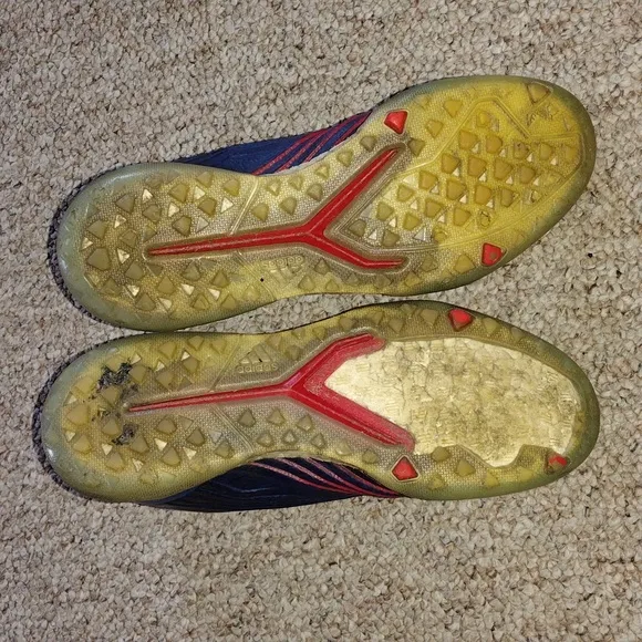 PREDATOR 6.5 TAN 19  TURF SHOES