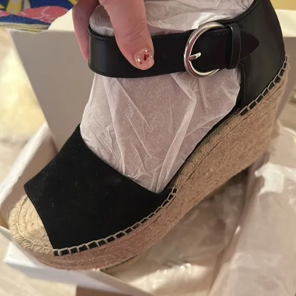 PRICE FIRM Marc Fisher espadrille leather wedges