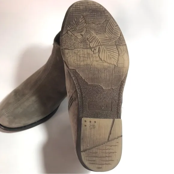Propet Women's Grey Rebel Suede Leather Heeled Ankle Boots with Tassel Size 7