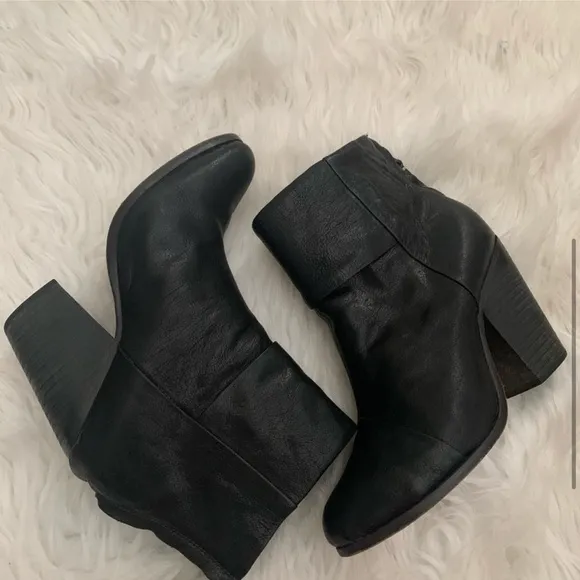 Rag &amp; Bone Classic Newbury Ankle Leather Booties