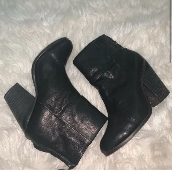 Rag &amp; Bone Classic Newbury Ankle Leather Booties