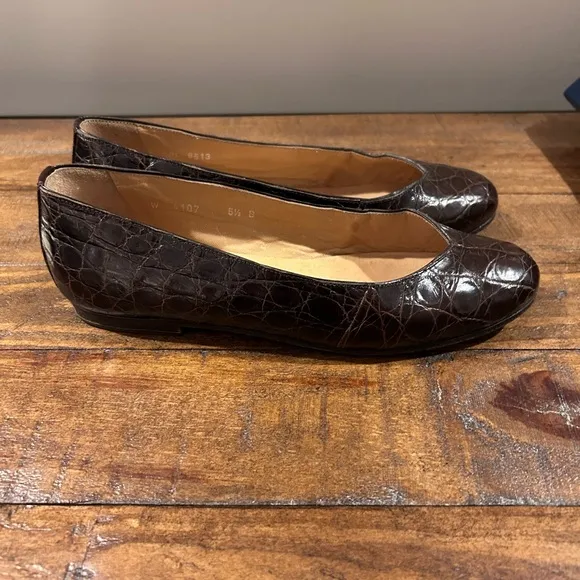 Ralph Lauren Brown Croc Embossed Leather Flats size 5 1/2 B-Box &amp; felt s…