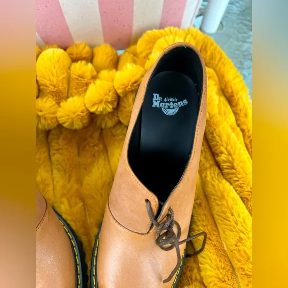 RARE Dr. Martens Brown Tan Leather Cordelia Heels with lace closure NWOT size 7