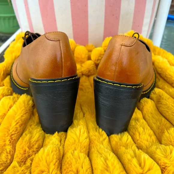 RARE Dr. Martens Brown Tan Leather Cordelia Heels with lace closure NWOT size 7