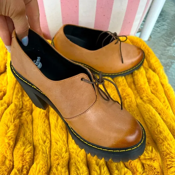 RARE Dr. Martens Brown Tan Leather Cordelia Heels with lace closure NWOT size 7