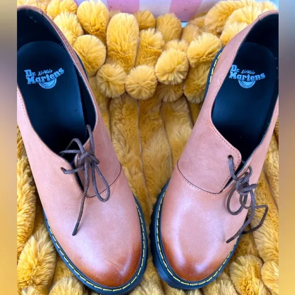 RARE Dr. Martens Brown Tan Leather Cordelia Heels with lace closure NWOT size 7