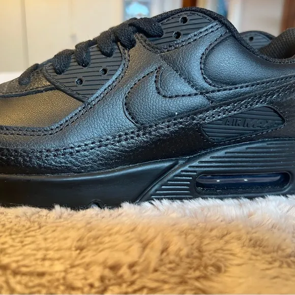 Rare Nike Men's Air Max 90 Triple Black Leather Sneakers