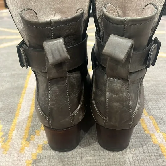 Rare SF brand gray buckle boot