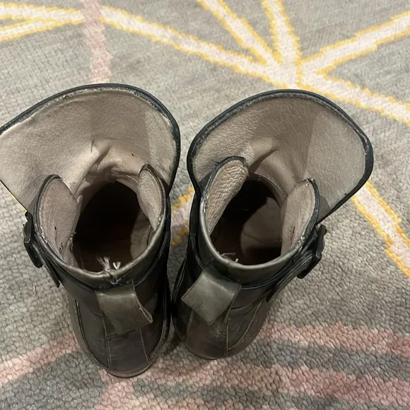 Rare SF brand gray buckle boot